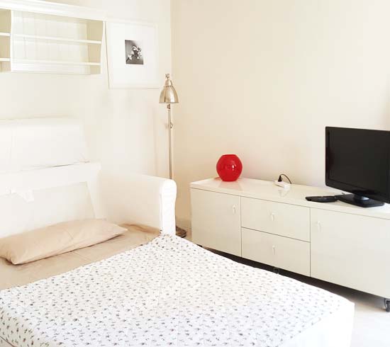 Tv in camera in appartamento